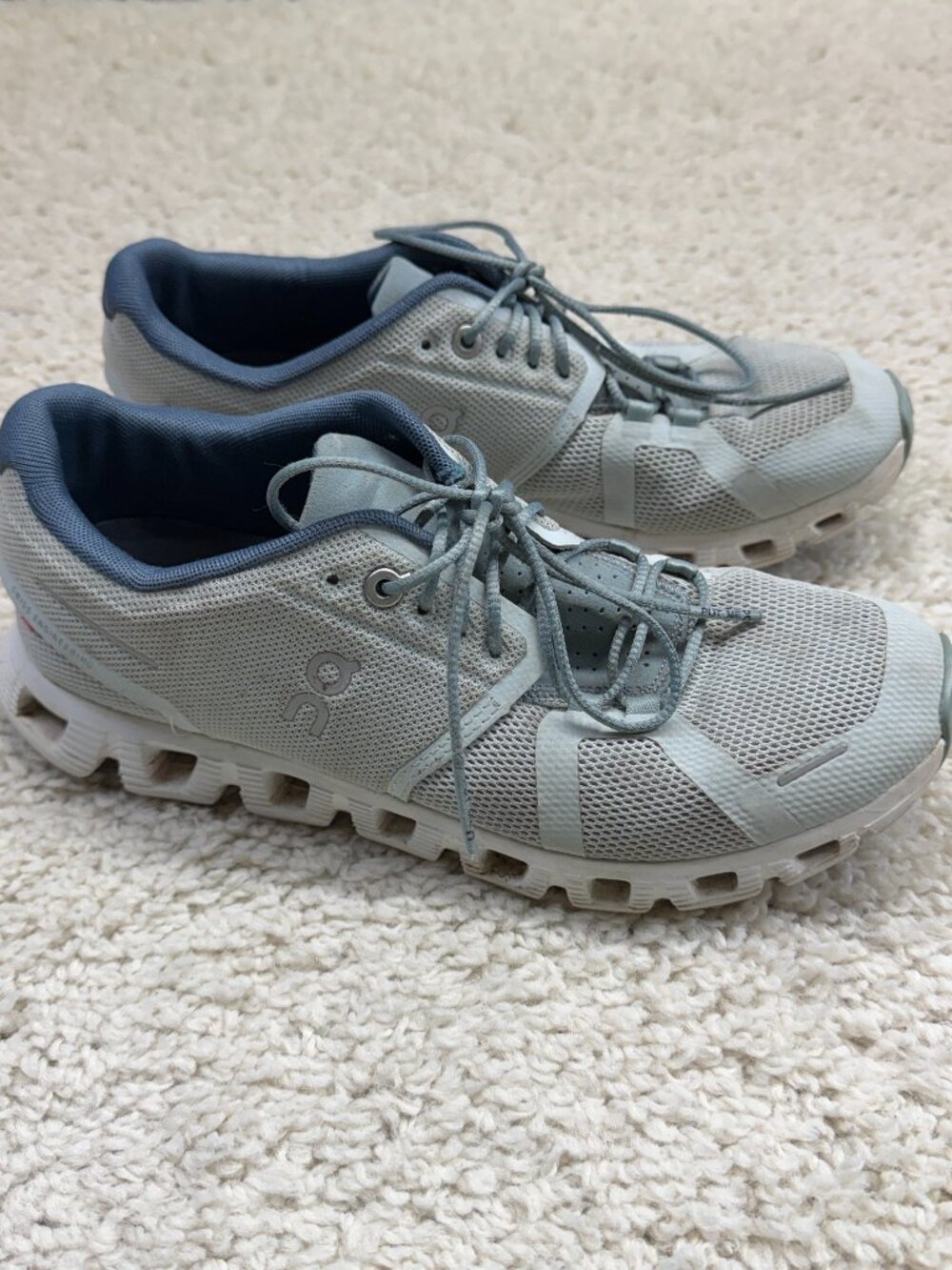on Cloud running shoes womens 8